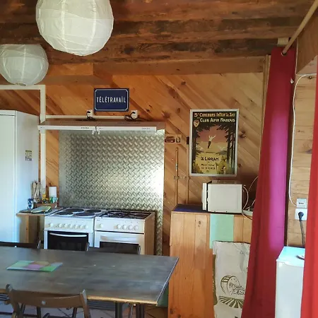 לינה וארוחת בוקר Relais Des Castors 3*