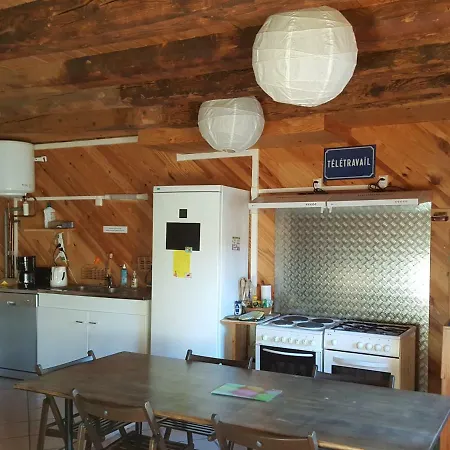 Relais Des Castors לינה וארוחת בוקר